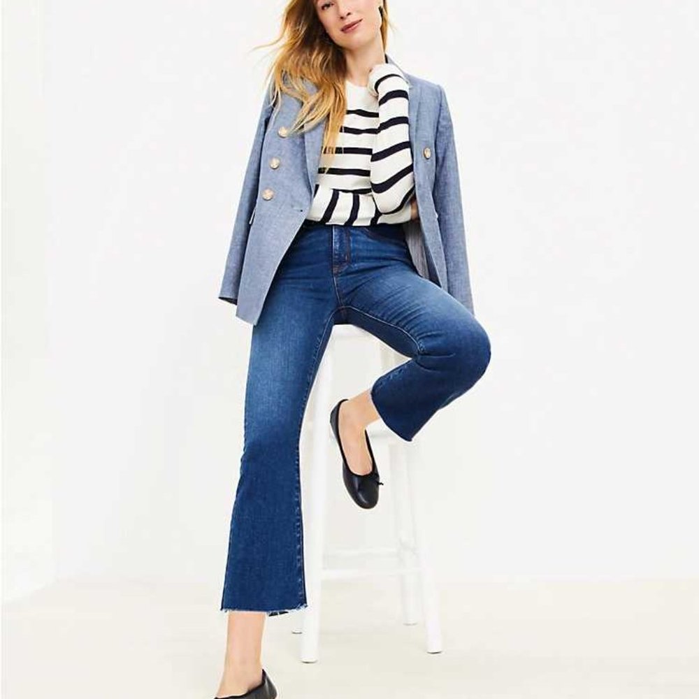NWT LOFT Destructed Hem High Rise Kick Crop Jeans in Clean Dark Wash 29/8